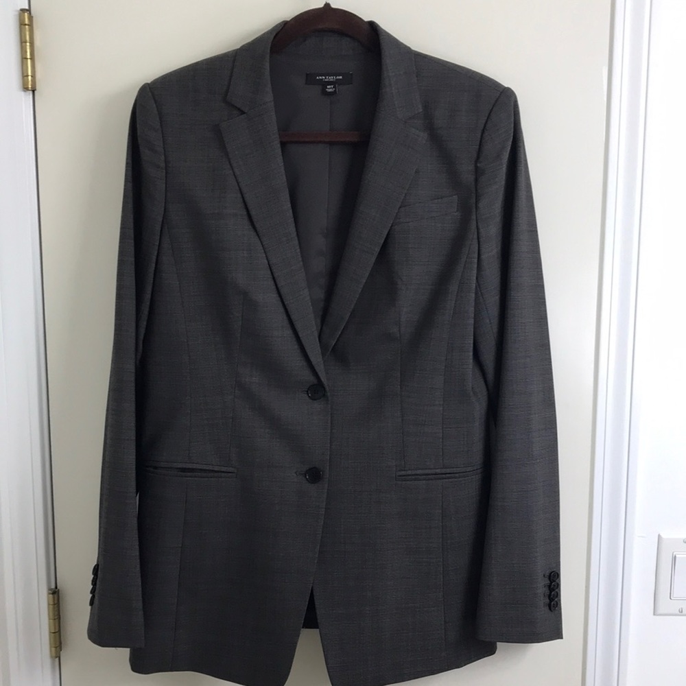 ANN TAYLOR 10 TALL 2-BUTTON BLAZER - Like New